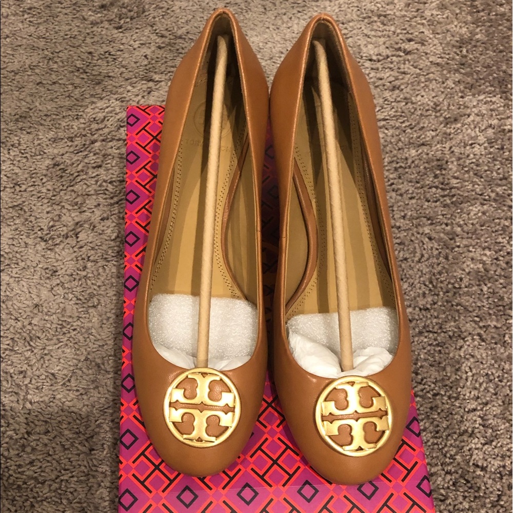 Tory Burch Tan Chelsea Wedges